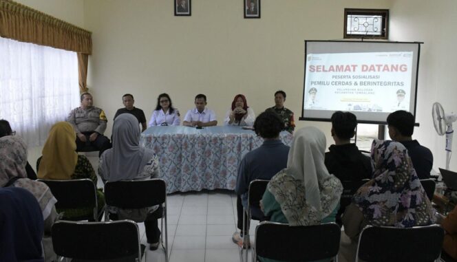 
					Diskusi Publik di Bulusan, Bawaslu–DPRD Ajak Warga Awasi Pemilu Secara Aktif