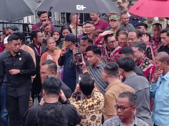 
					Wapres Gibran Tinjau Imlek Vaganza 2026 di Klenteng Sam Poo Kong, Soroti Toleransi dan Perbaikan Gedung Cagar Budaya