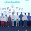 PT Pegadaian Kanwil XI Semarang salurkan santunan kepada 20 anak yatim piatu di pondok pesantren dan panti asuhan sebagai bagian Safari Ramadhan 2026.