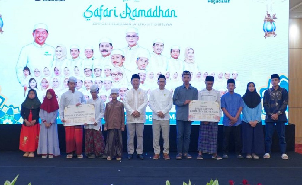 PT Pegadaian Kanwil XI Semarang salurkan santunan kepada 20 anak yatim piatu di pondok pesantren dan panti asuhan sebagai bagian Safari Ramadhan 2026.