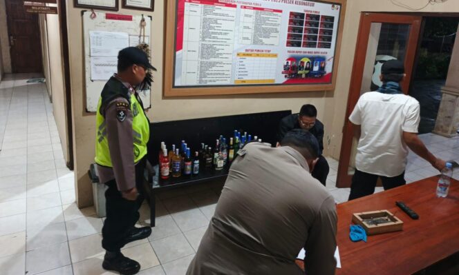
					Polsek Kebonarum Ungkap Peredaran Miras di Klaten, 26 Botol Disita