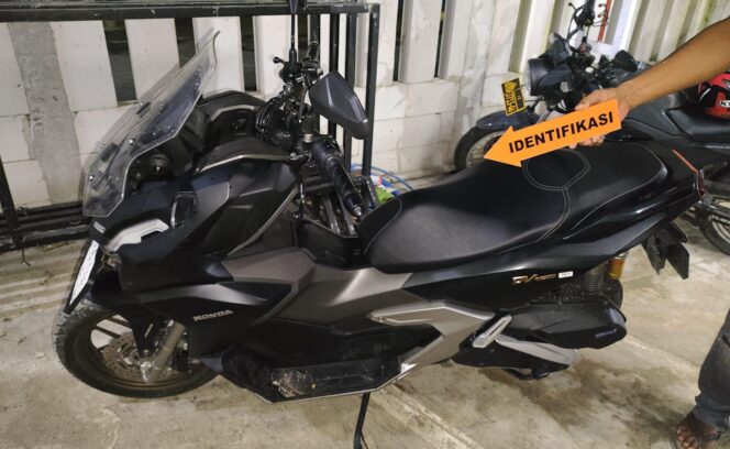 
					Polsek Todanan Tangkap Spesialis Pencuri Inventaris Sekolah, Dua Pelaku Lintas Provinsi Dibekuk Saat Makan Siang