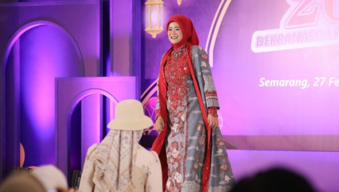 
					Wagub Taj Yasin Apresiasi Antusiasme Istri Bupati/Wali Kota Tampil di D’Modifest 2026