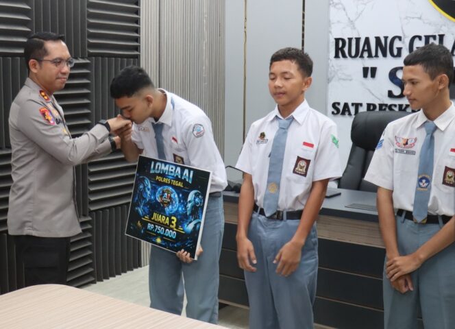 
					Polres Tegal Apresiasi Kreativitas Pelajar, Gelar AI Fest Batch I