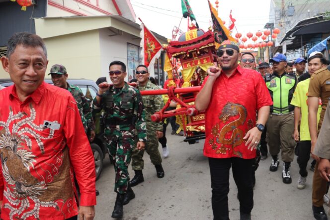 
					Kirab Gotong Toa Pe Kong Semarakan Imlek di Kota Tegal, Wali Kota Beri Apresiasi
