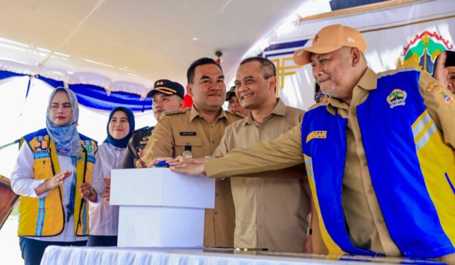 
					Gubernur Luthfi Resmikan Embung Karangjati, Kejar Produksi 10 Juta Ton Padi dan Tiga Kali Panen