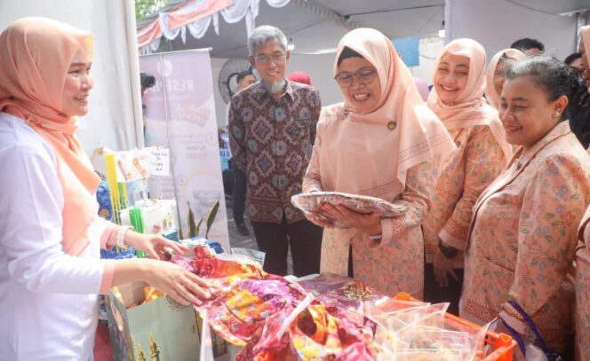 
					Ramadan Fest di Gubernuran Semarang Pamerkan Produk UMKM dan Kebutuhan Lebaran