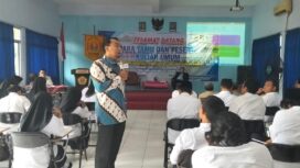 Dr. R Danang Agung Nugroho melakukan sesi tanya jawab dengan mahasiswa dalam kuliah umum di Stikom Semarang, Sabtu 7 Maret 2026. (Foto: Mualim)