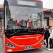 Bus Listrik Trans Semarang saat uji coba di depan halaman kantor Dishub Kota Semarang | foto: Wahyu Hamijaya.