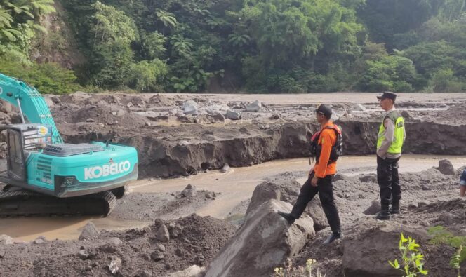 
					Tim SAR Hentikan Pencarian Dua Penambang yang Terseret Lahar Dingin Sungai Senowo