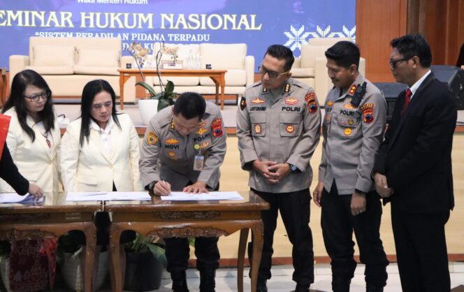 
					Polda Jateng dan UKSW Dirikan Pusat Studi Kepolisian, Perkuat Kolaborasi Akademik dan Penegakan Hukum