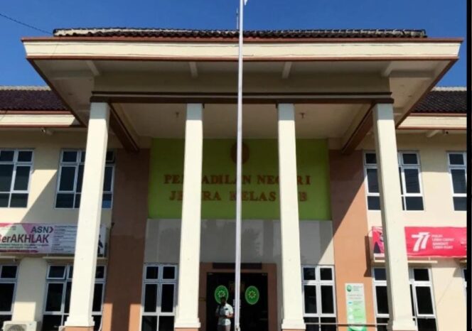 
					Pengadilan Tinggi Jawa Tengah Kuatkan Putusan PN Jepara Terkait Sengketa Penarikan Mobil