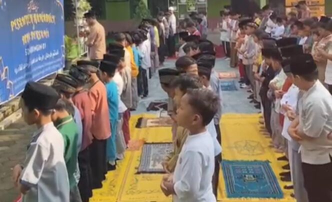 
					Pesantren Kilat SDN Bringin 01 Tanamkan Kepedulian dan Semangat Berbagi di Bulan Ramadan