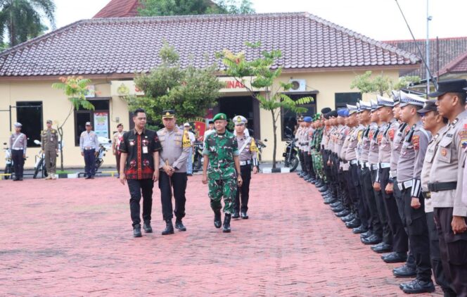 
					Jelang Lebaran, Polres Jepara Siagakan Personel Lewat Apel Operasi Ketupat Candi 2026 