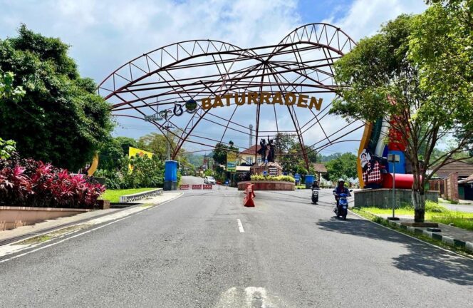 
					Jelang Lebaran 2026, Pemprov Jateng Percepat Perbaikan Jalan hingga Akses Wisata