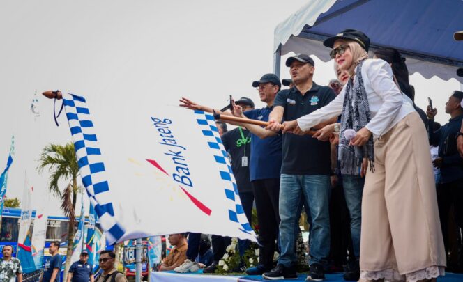 
					16.186 Pemudik Berangkat Gratis ke Jawa Tengah, Ahmad Luthfi Lepas 325 Bus dari TMII