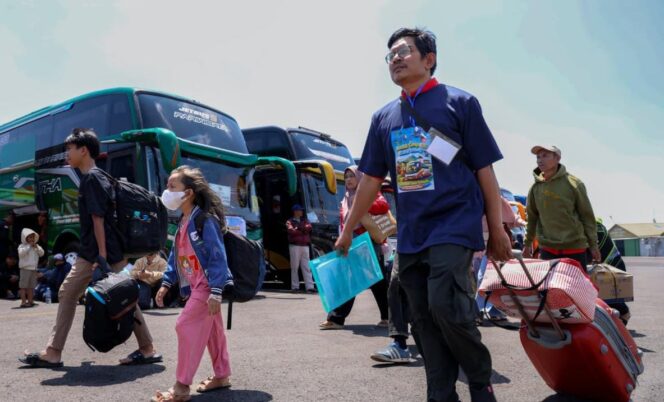 
					Muhammad Mukhid, Perantau Asal Rembang Boyong Keluarga Lewat Program Gratis Pemprov Jateng