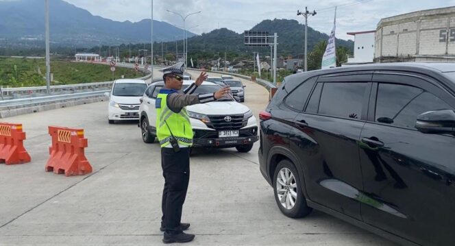 
					Hari Kedua Lebaran, Arus Lalu Lintas di Kabupaten Semarang Meningkat