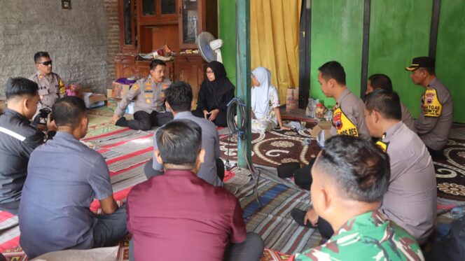 
					Kapolres Demak Sambangi Keluarga Korban Ledakan Petasan di Dempet 