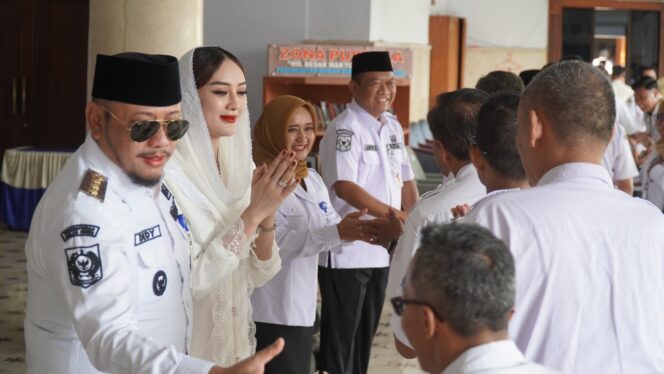 
					Hari Pertama Masuk Kerja Usai Libur Lebaran, Dedy Yon Ajak ASN Segera Menyesuaikan Diri Bekerja Penuh Semangat