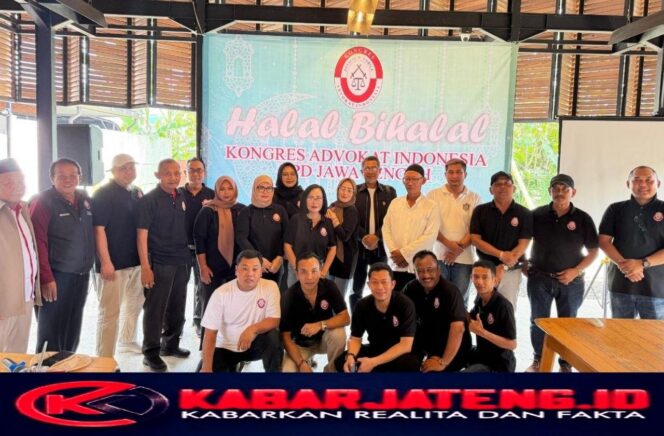 
					DPD dan DPC KAI Se-Jateng Selatan foto bersama dalam kegiatan Gelar Halalbihalal dan Rakor