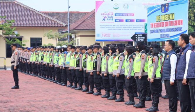 
					Polres Jepara Perkuat Kesiapsiagaan, Cek Tim Negosiator dan Penegakan Hukum