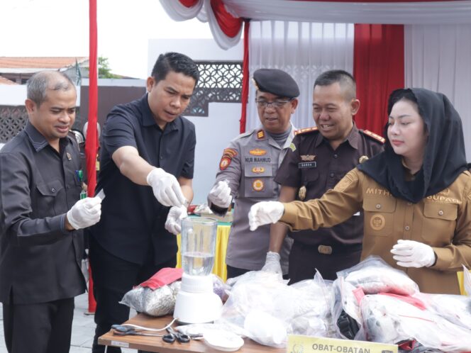 
					Kejaksaan Negeri Brebes Musnahkan Barbuk dari 33 Perkara