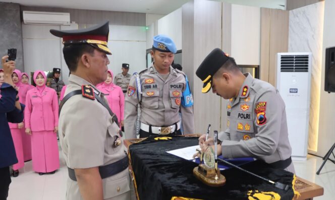 
					Kapolres Demak Pimpin Purna Bakti Kapolsek Guntur, Tekankan Disiplin Personel