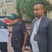 Kades Hoho Alkaf bersama Kuasa Hukumnya saat menjalani pemeriksaan di Polres Banjarnegara 