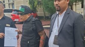 Kades Hoho Alkaf bersama Kuasa Hukumnya saat menjalani pemeriksaan di Polres Banjarnegara 