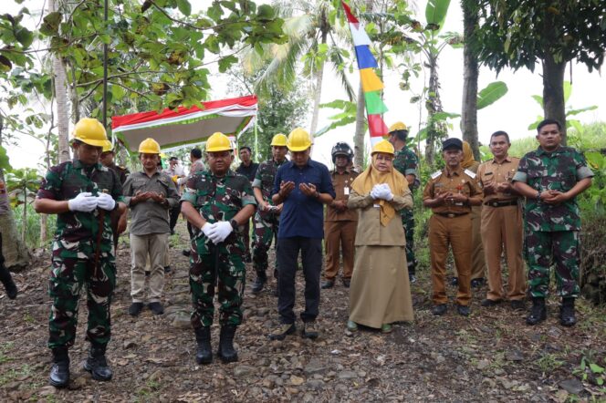
					Groundbreaking Jembatan Garuda Tahap 4 di Bancak Dimulai, Dandim 0714/Salatiga Ikuti Vicon Bersama Pangdam