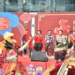 Parade budaya yang dimulai dari Gereja Katedral Jakarta menuju Lapangan Banteng menjadi simbol kuat sinergi lintas budaya dan toleransi antarumat beragama. Agustina menegaskan, Imlek Nasional 2026 bukan sekadar perayaan budaya Tionghoa,
