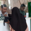Transaksi gadai di Semarang meningkat tajam sejak Ramadan, didominasi emas. Jelang Lebaran, tren berbalik dengan lonjakan penebusan barang oleh nasabah.