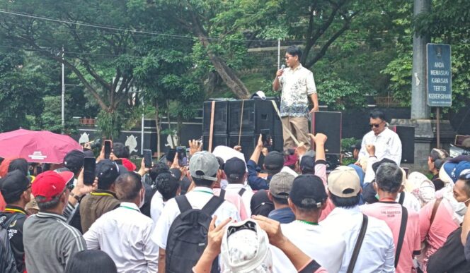 
					Ratusan Anggota BLN Gelar Aksi Damai di Polda Jateng, Desak Pengembalian Dana dan Penyelesaian Adil