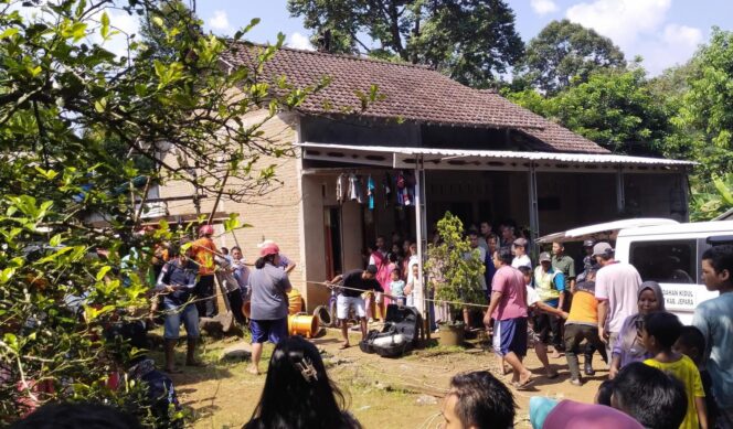 
					Diduga Gangguan Jiwa, Pria di Batealit Jepara Nekat Terjun ke Sumur Sedalam 20 Meter
