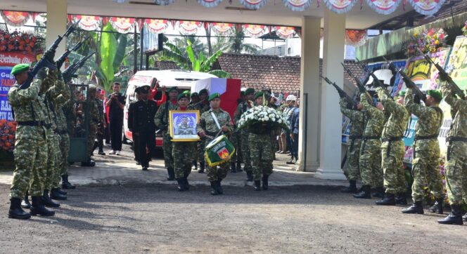 
					Dua Prajurit TNI Gugur di Lebanon, Dimakamkan dengan Upacara Militer