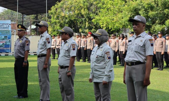 
					Kenaikan Pangkat di Polres Kendal, Kapolres Tekankan Kinerja dan Disiplin