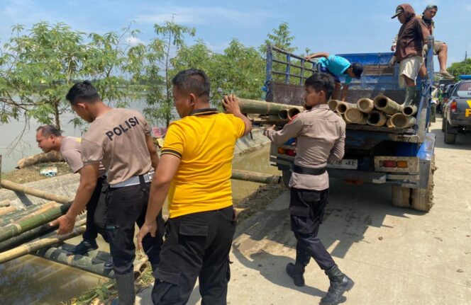
					Banjir Rendam 9 Desa, Polres Demak Percepat Pemulihan dan Layanan Warga