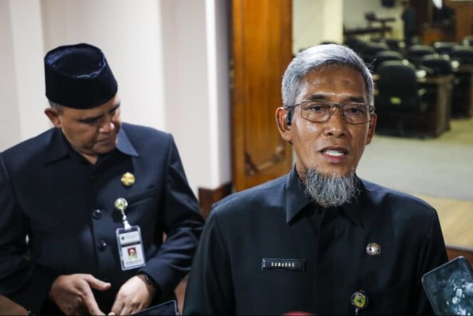
					Sekda Jateng Ajak ASN Kurangi Kendaraan Bermotor, Dorong Jalan Kaki dan Bersepeda ke Kantor