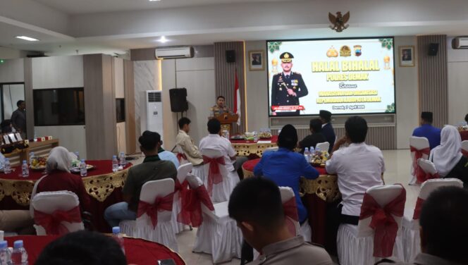 
					Polres Demak Pererat Sinergi dengan Mahasiswa dan Pemuda Lewat Halalbihalal