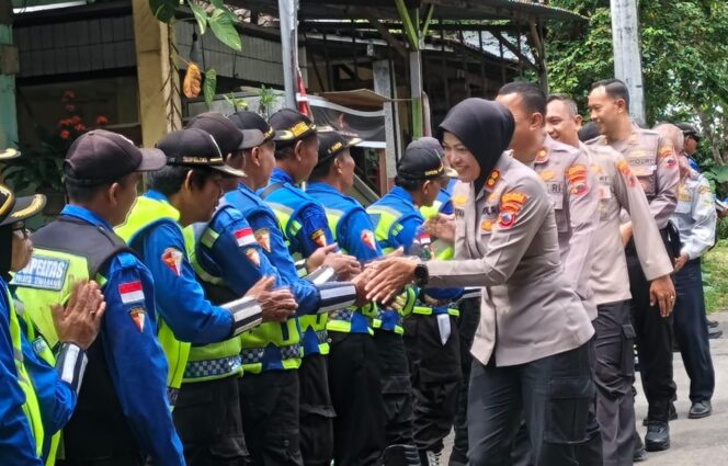 
					Halalbihalal SUPELTAS, Kapolres Semarang Apresiasi Peran Relawan Lalu Lintas 