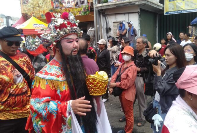 
					Kirab Ho Tek Tjing Shin Hidupkan Perayaan 160 Tahun Kelenteng Ling Hok Bio di Pecinan Semarang
