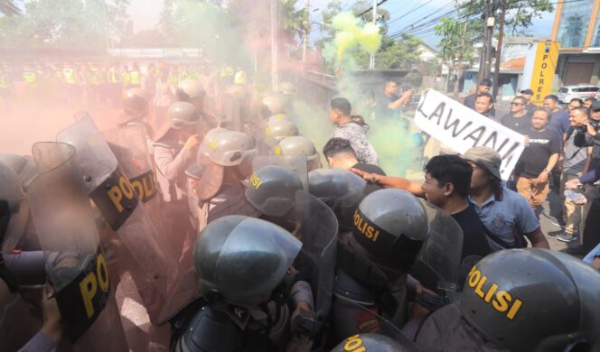 
					Polres Semarang Asah Kesiapsiagaan, Ratusan Personel Ikuti Simulasi Pengamanan Mako