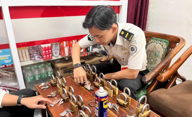 
					Rutan Salatiga Tingkatkan Keamanan, Petugas Cek dan Ganti Gembok Blok Hunian