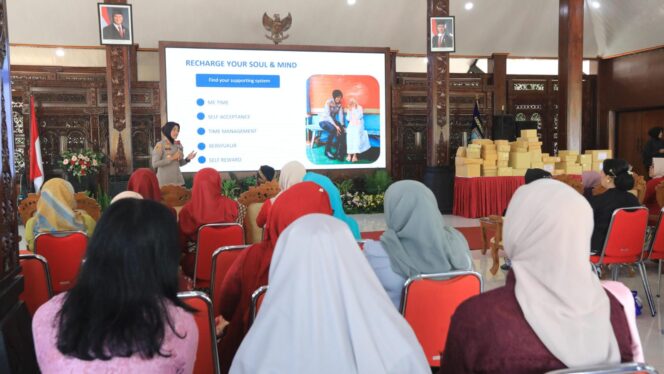 
					Semangat Kartini, Kapolres Semarang Soroti Peran Penting Perempuan dalam Keluarga dan Kamtibmas