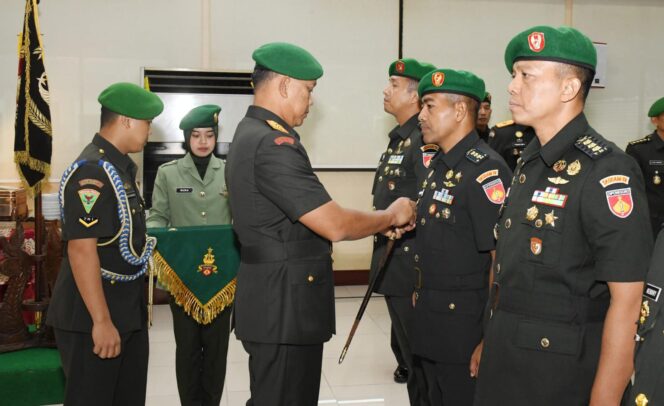 
					Sertijab Pejabat Kodam IV Diponegoro, Pangdam Tekankan Penguatan Kinerja dan Adaptasi Cepat