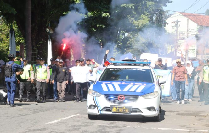 
					Polres Demak Asah Kesiapsiagaan Pengamanan May Day Lewat Simulasi Sispamkota