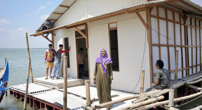 
					Rumah Apung untuk Mak Jah, Penjaga Mangrove Terakhir di Sayung
