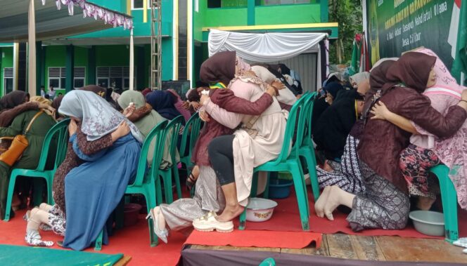 
					Tangis Bahagia Warnai Pelepasan Siswa Kelas XII SMK Ma’arif NU 02 Paguyangan