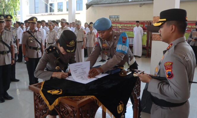 
					Rotasi Pejabat Utama Polres Demak, Kapolres Tekankan Profesionalisme dan Pelayanan Maksimal